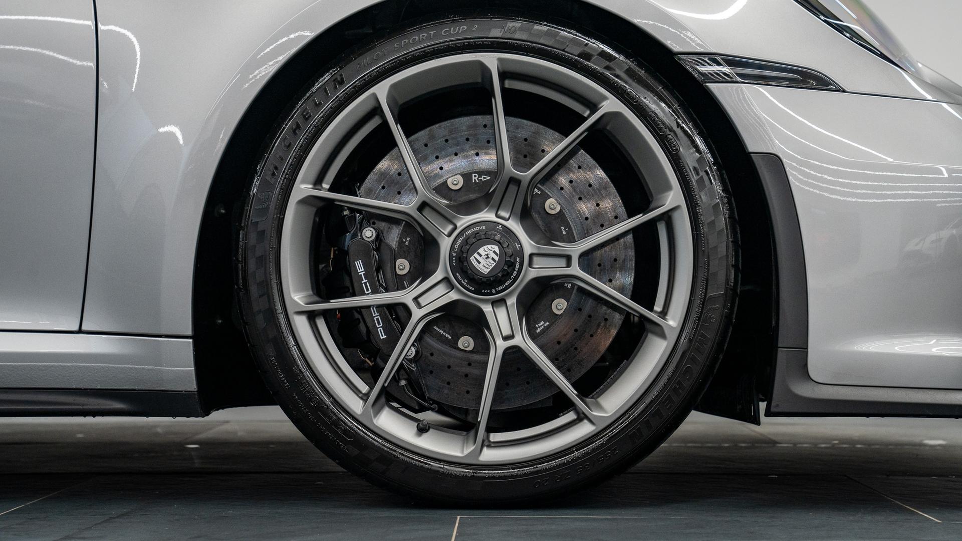 Porsche 911 Photo 8cc3f28f-e30c-49f6-bfd7-cbcfd08f44bf.jpg