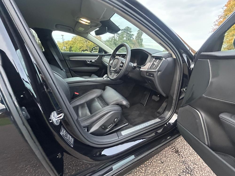 Used Volvo V90 VK22HVV 17