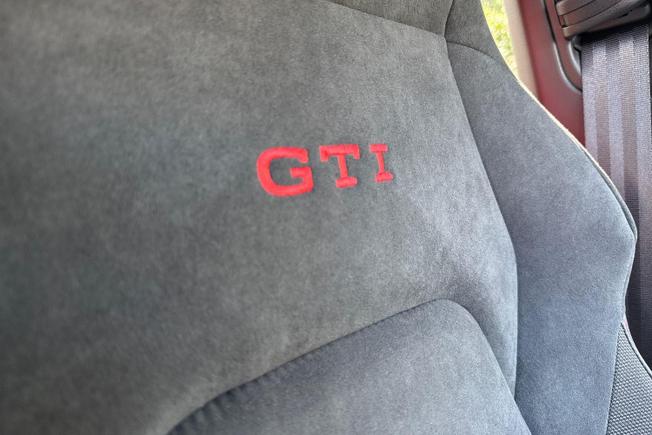 Volkswagen Golf Photo 31