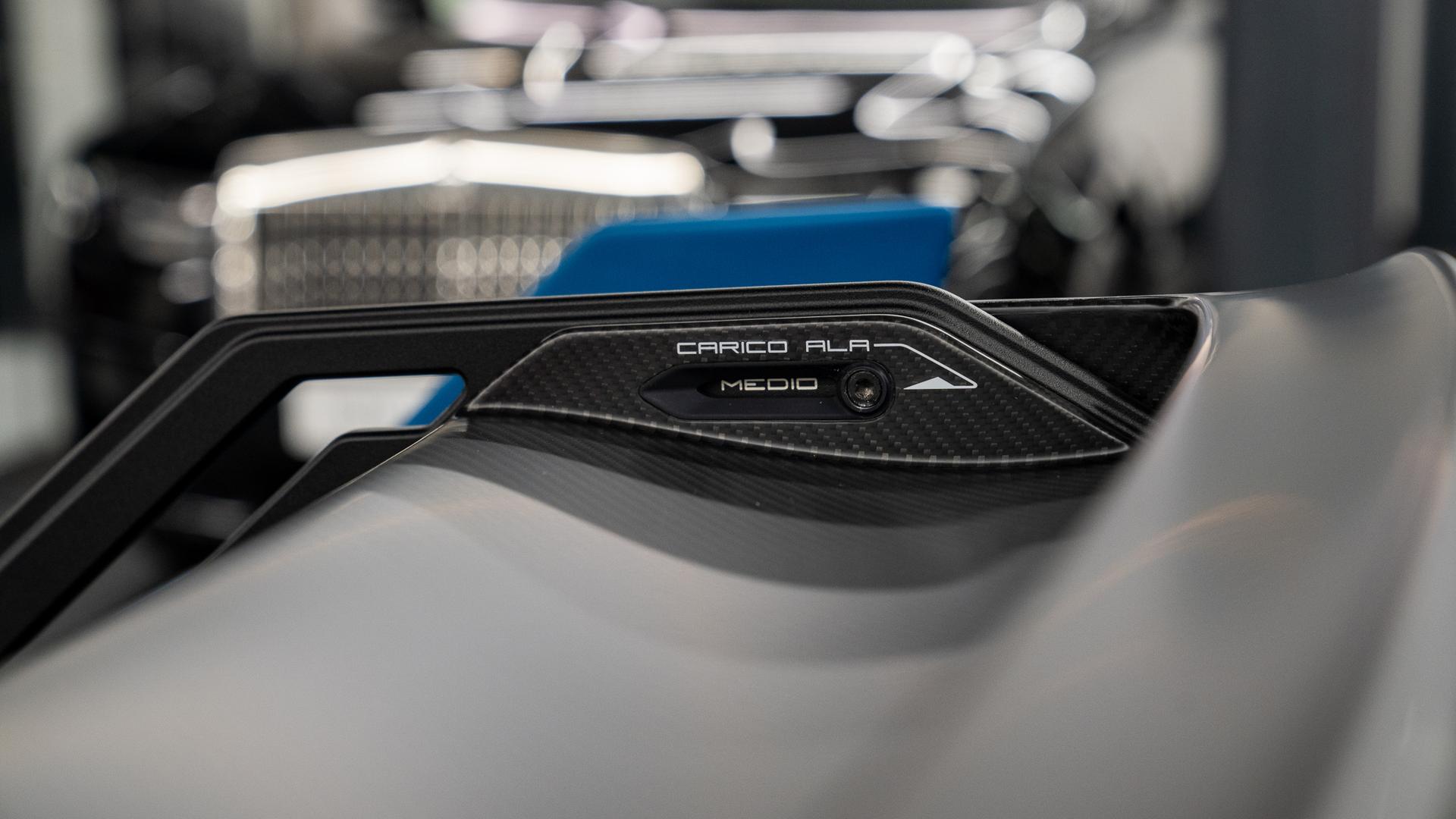 LAMBORGHINI Huracan Photo 8cd229d6-ddd9-4a6f-92fe-bc0c110ae482.jpg