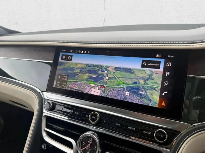 BENTLEY Flying Spur Photo 15