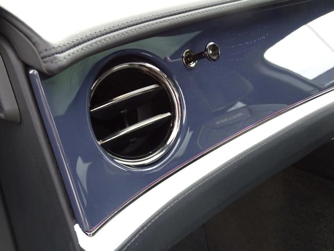 BENTLEY Flying Spur Photo 14