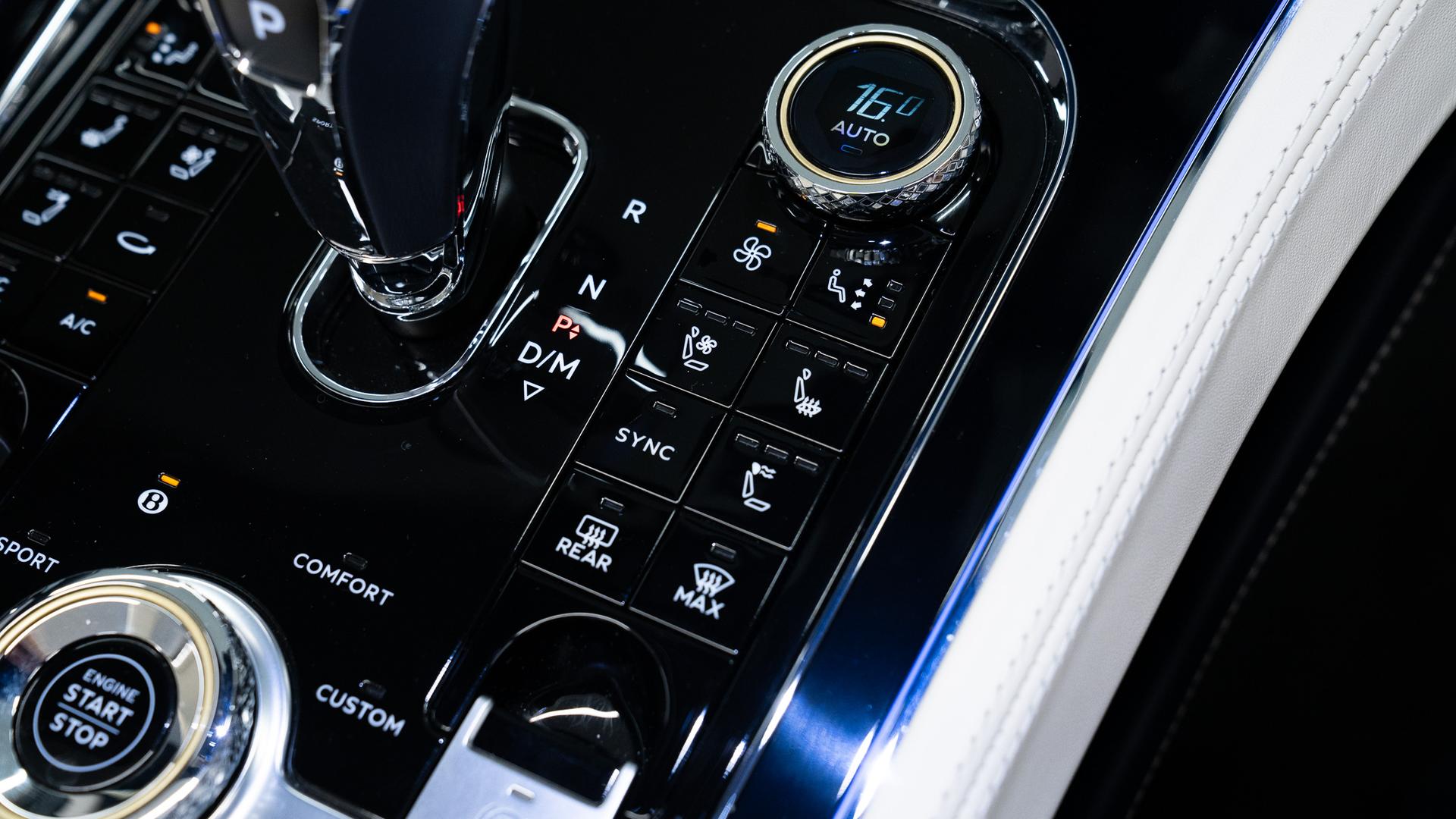 Bentley Continental Photo 8cdfbeaf-e43e-46ea-88bf-60a605d428e9.jpg