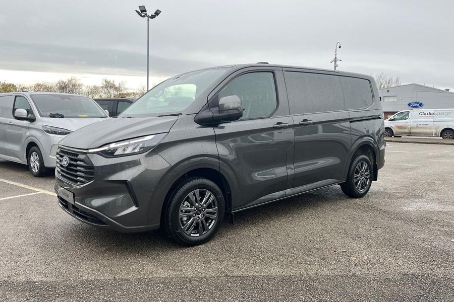 Ford TRANSIT CUSTOM Photo 8ce1a553-58d0-4e39-924f-def2ff664f8e.jpg
