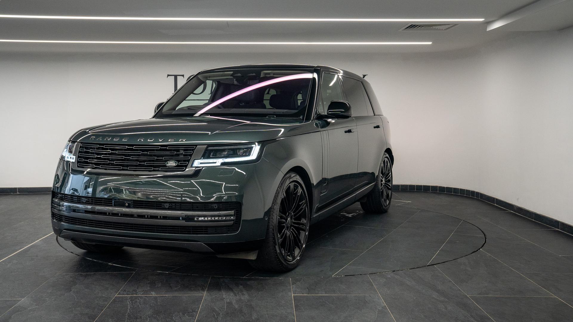 Land Rover RANGE ROVER Photo 8cee21f7-f98b-47b6-b91b-ad5b71597844.jpg