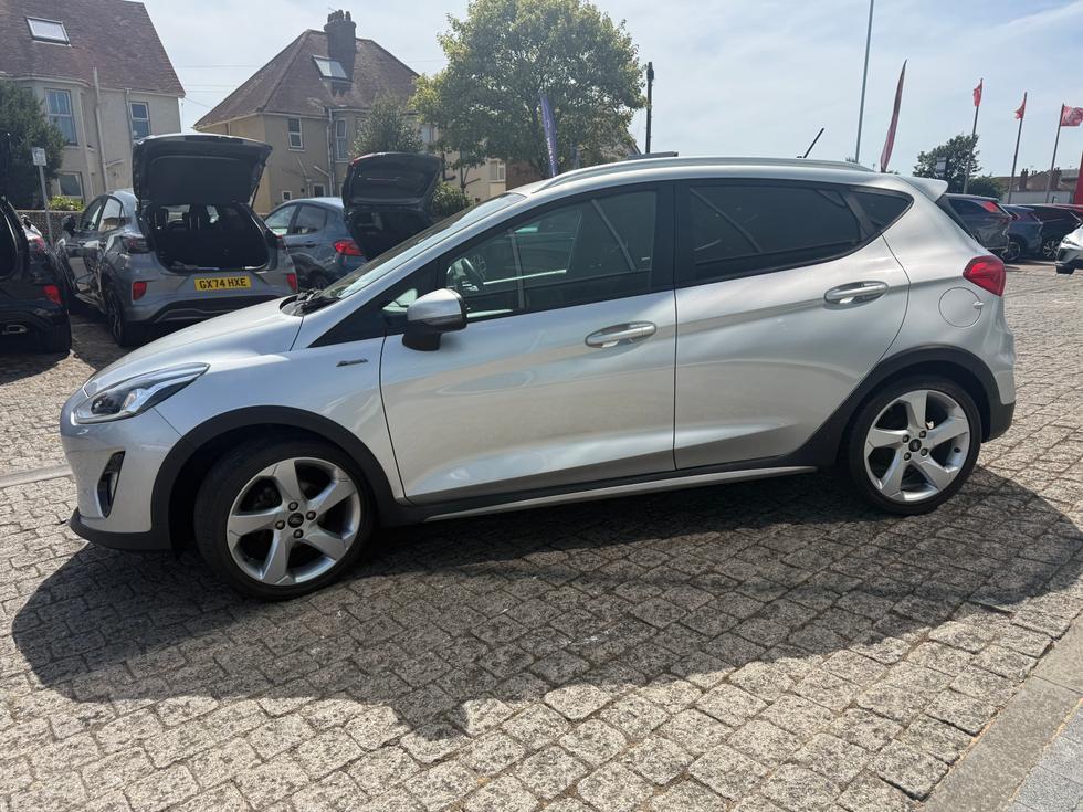 Ford Fiesta Photo 8cef30c7-771e-4c8d-b6ed-aef8e35a132f.jpeg