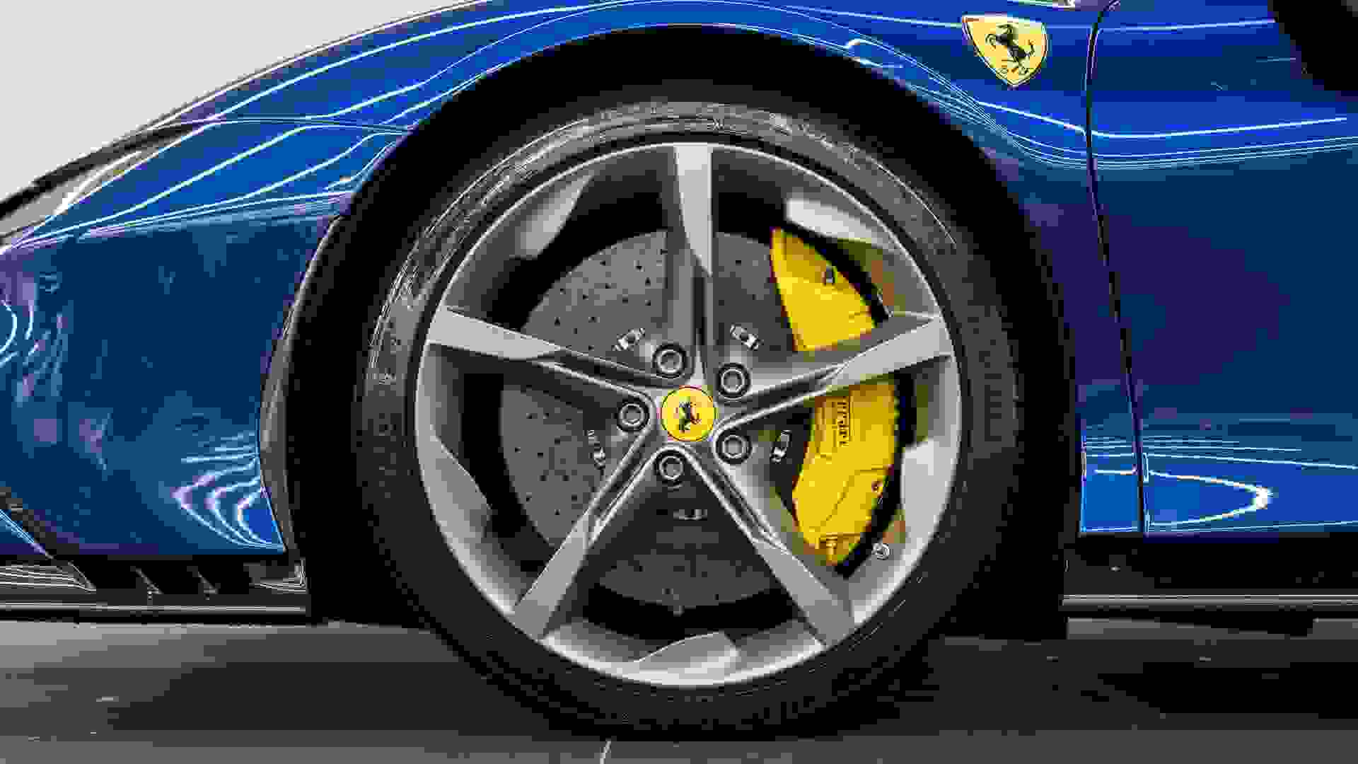 Ferrari SF90 Photo 8cf3f9fa-b70f-427f-be51-51bf310c7ad1.jpg