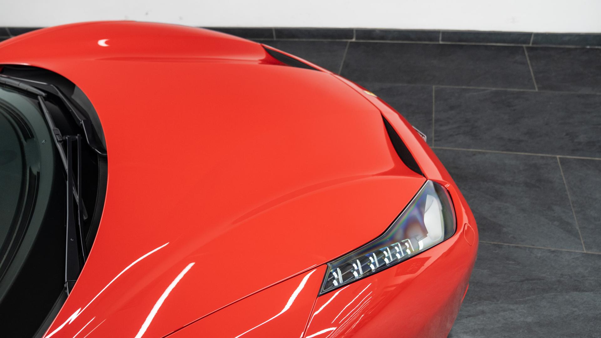 Ferrari 488 Photo 8cf40474-77f3-428b-937f-1086b2ddca89.jpg