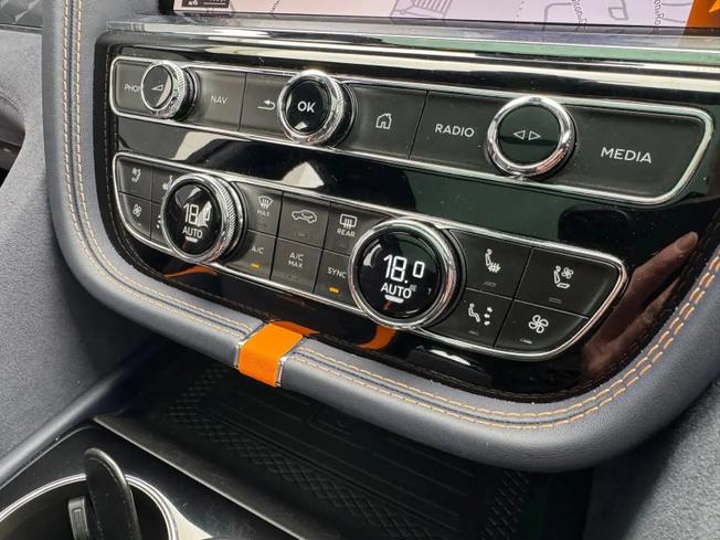 BENTLEY Bentayga Photo 35