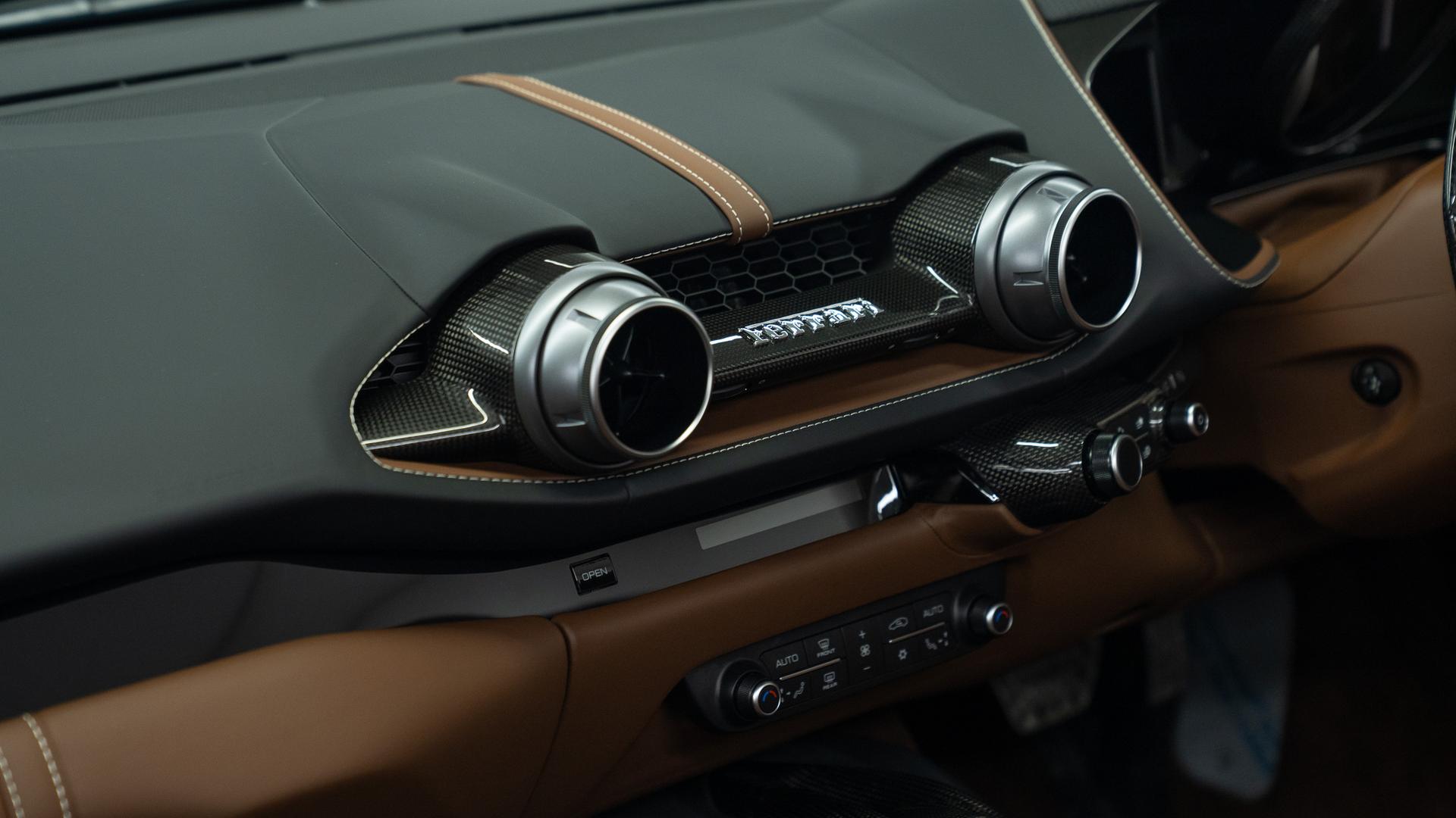 Ferrari 812 Photo 8cfb9a08-39af-4b1a-9cab-9c1609cb18f9.jpg