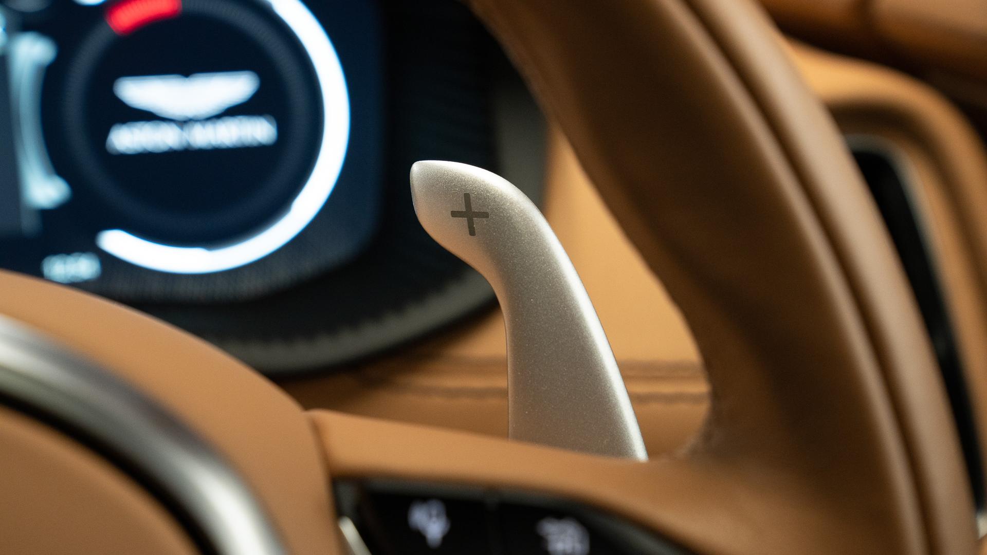 Aston Martin DBX Photo 8cfdf446-2086-4ff3-b96e-bfbc041f40c2.jpg