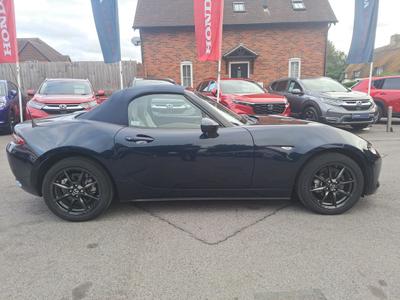 Mazda MX-5 Photo 1