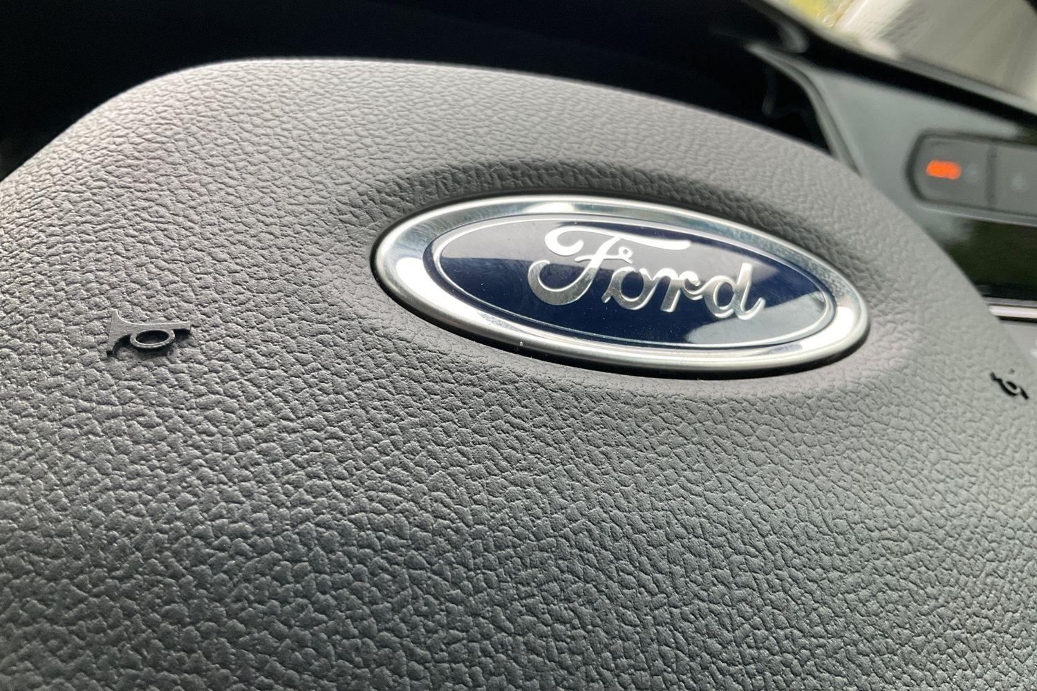 Ford TRANSIT CONNECT Photo 8