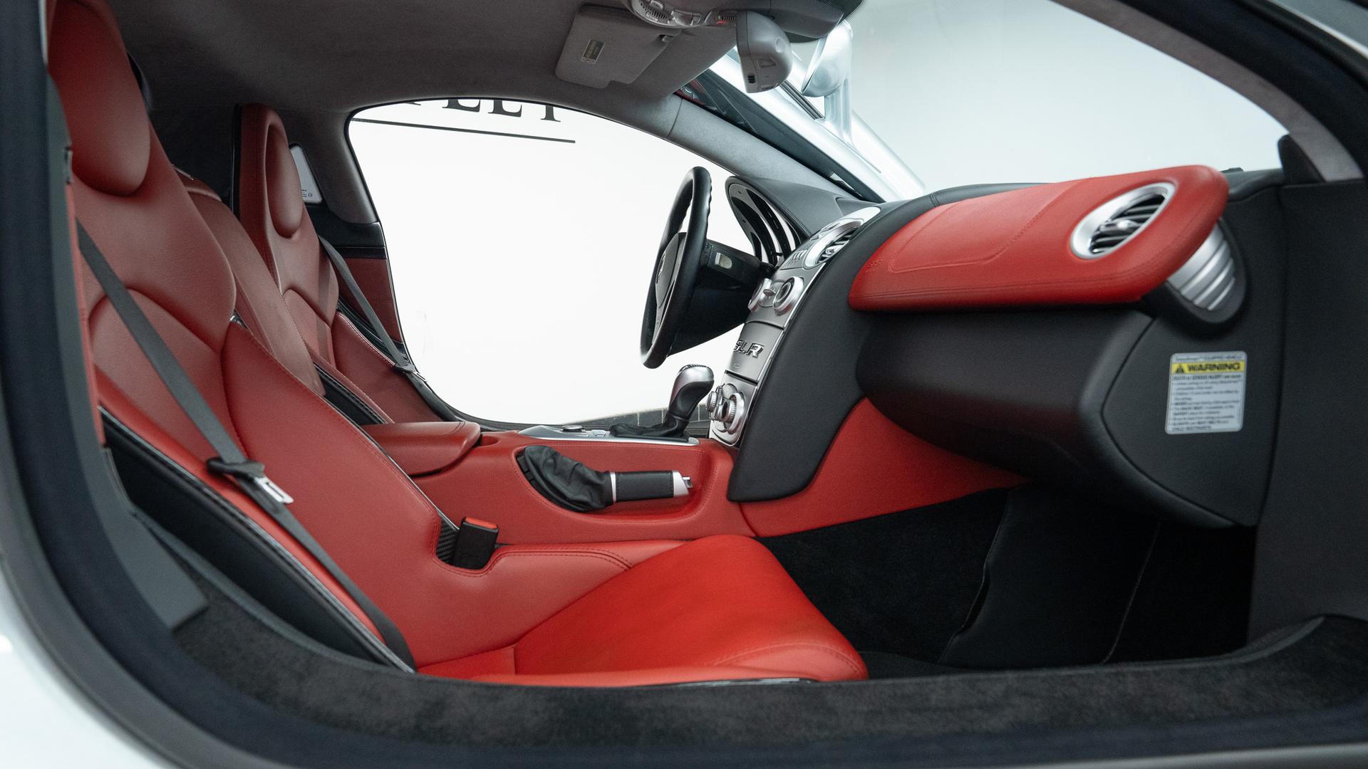 Mercedes-Benz McLaren Photo 8d38d3f2-ecf9-4591-99a4-b651b14fd4b0.jpg