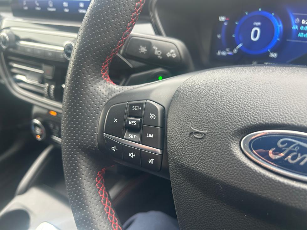 Ford Kuga Photo 8d5a91f9-a99a-4044-9ba9-575a51ed969d.jpeg