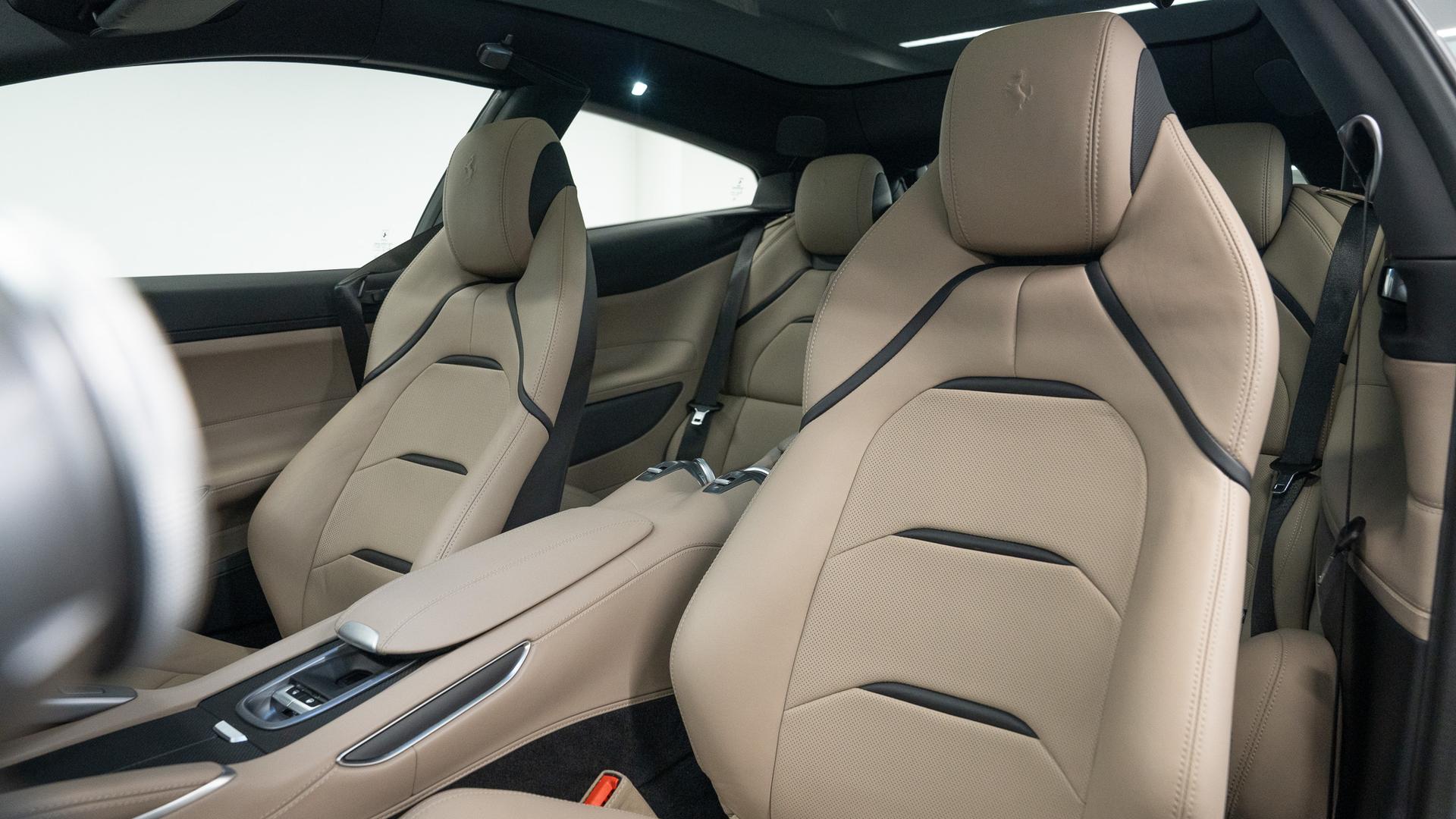Ferrari GTC4Lusso Photo 8d6f779c-f89b-4b31-b4fa-64ee5d2c0f37.jpg