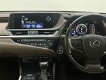 Lexus ES Photo 14