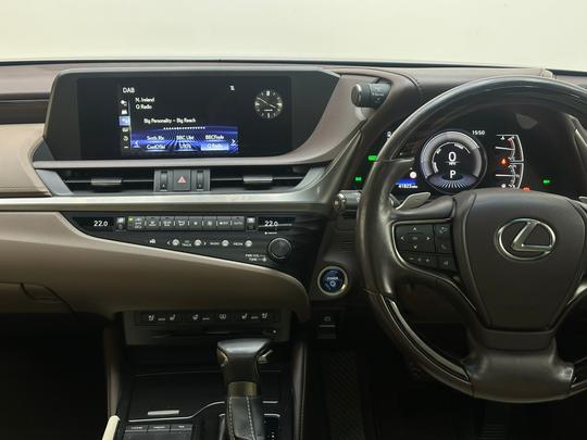 Lexus ES Photo 8d72f46e-fb45-4503-bd6d-d11b58f1bc5d.jpg