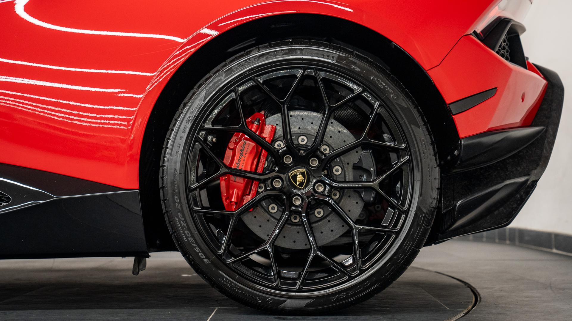 LAMBORGHINI Huracan Photo 8d76f741-d99a-46bb-920a-ba0a03fec039.jpg