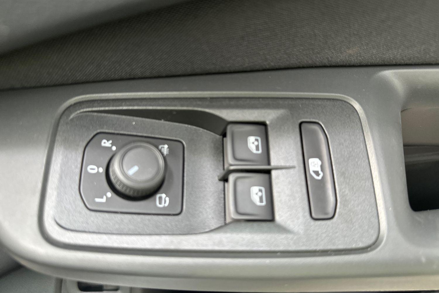 Ford TRANSIT CONNECT Photo 17