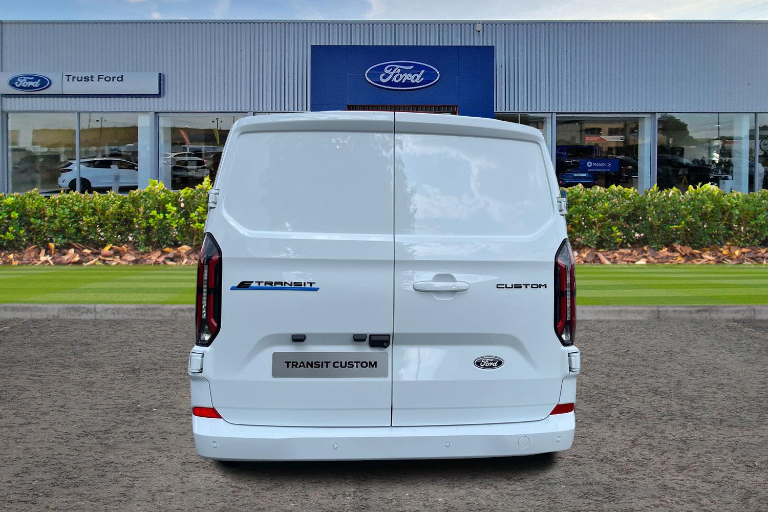 Ford E-TRANSIT CUSTOM Photo 12