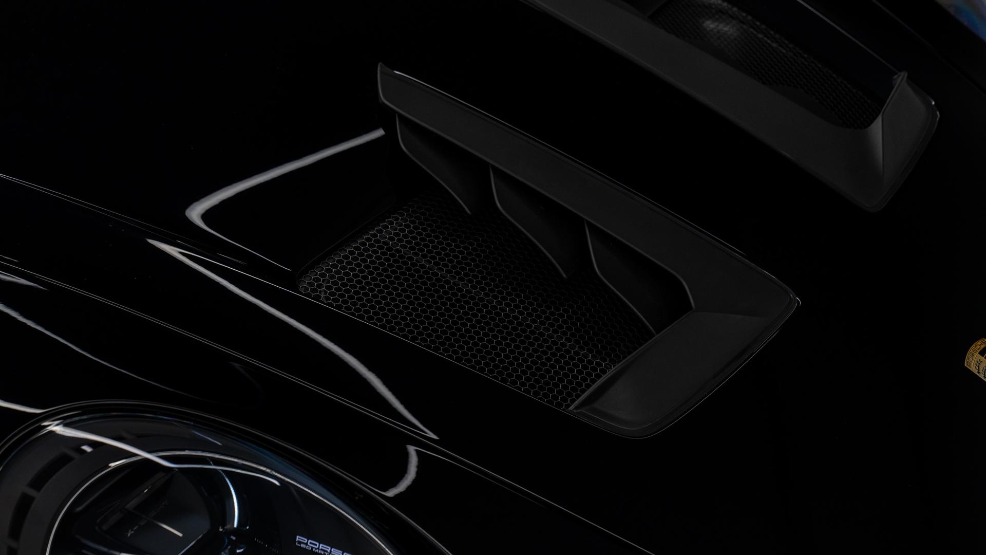 Porsche 911 Photo 8d972cf2-1e79-40de-bfb7-720cb979c337.jpg