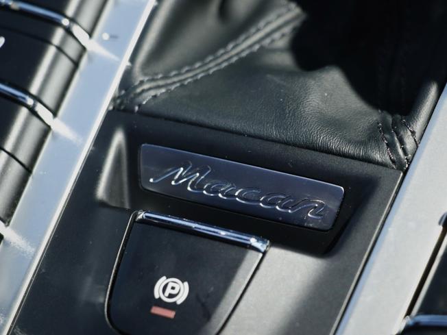 PORSCHE Macan Photo 45