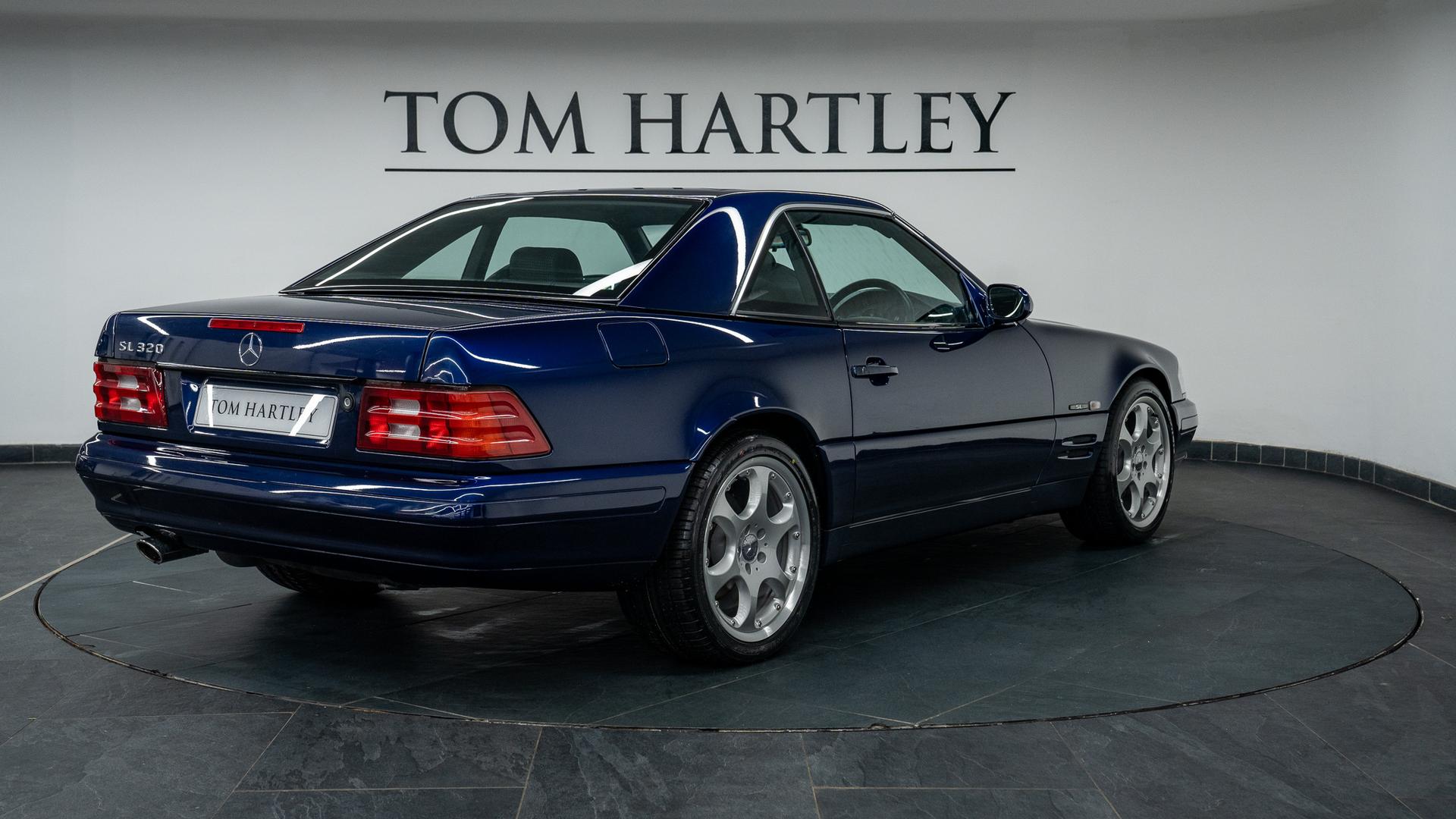 Mercedes-Benz SL320 Photo 8d9b89fa-a019-448b-9f9a-4c6ac88c0038.jpg