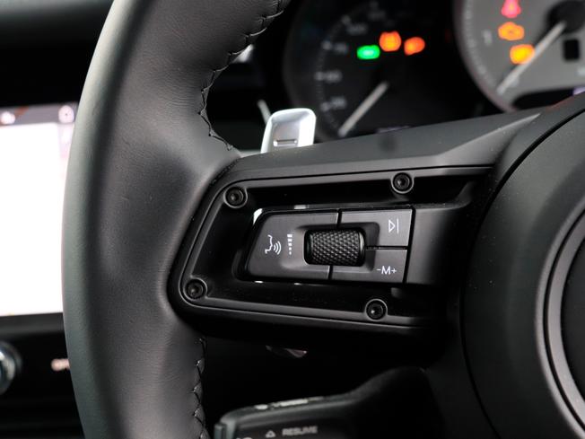 PORSCHE Macan Photo 19