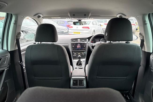 VOLKSWAGEN Golf Photo 37