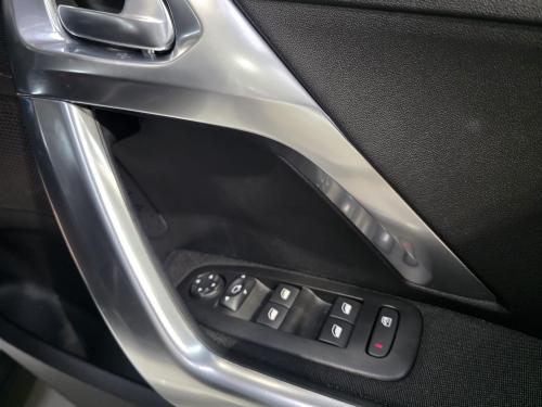 Peugeot 2008 Photo 8def6373-6d53-4aac-bff8-cee0b53f6814.jpeg