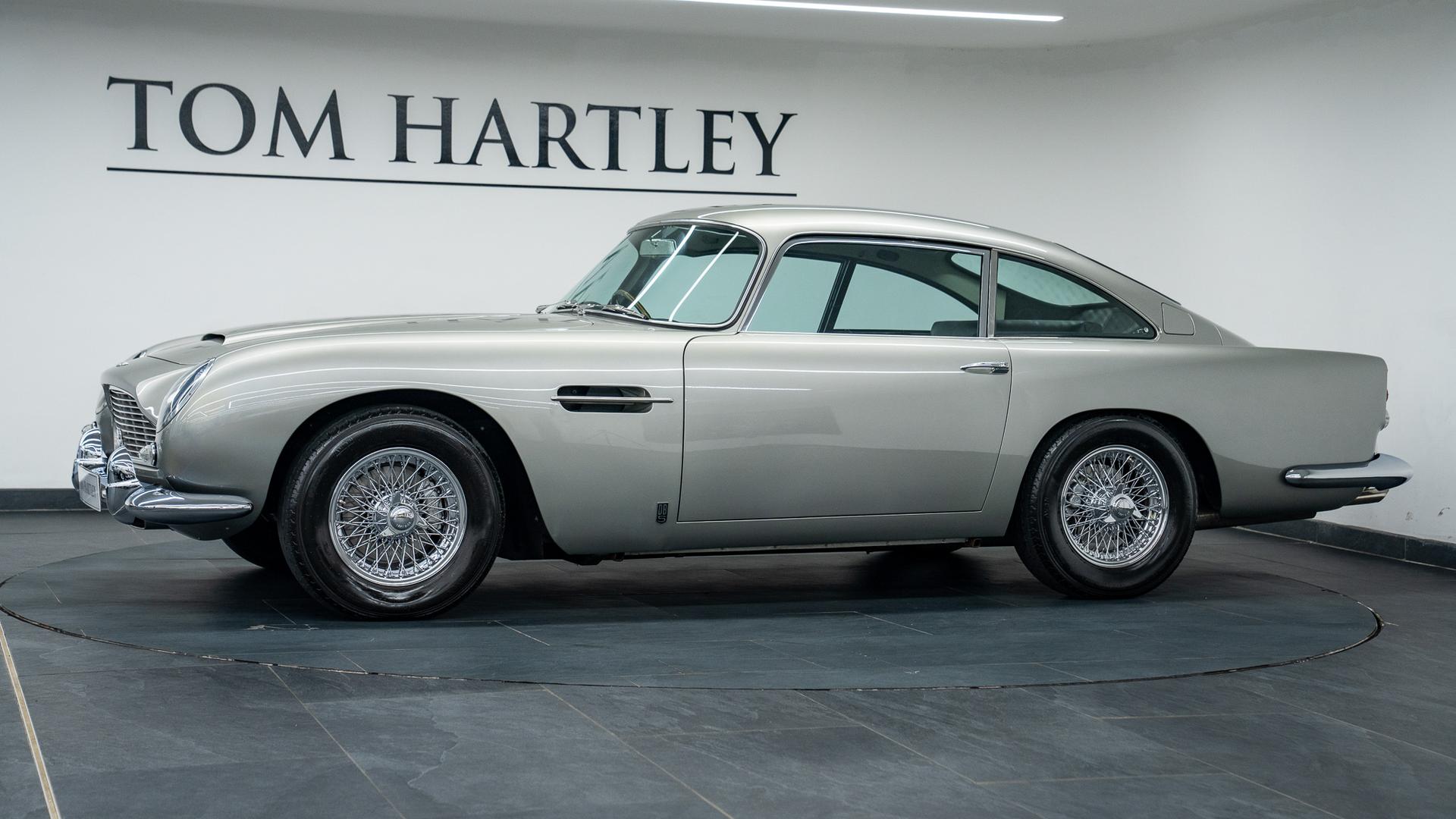 Aston Martin DB5 Photo 8df2fef6-c519-4b79-81db-3f7827e267a9.jpg