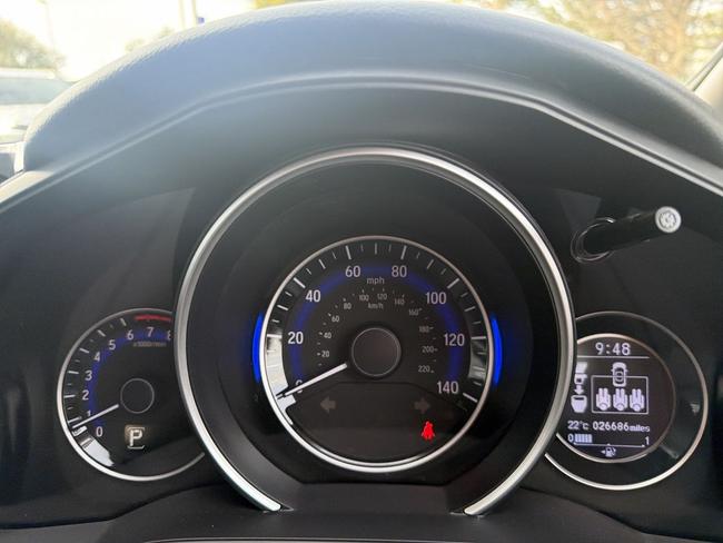 Honda Jazz Photo 8df4c5af-3bc3-4fff-927c-a158b6ee6f3e.jpg