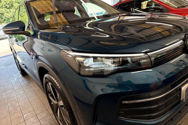 VOLKSWAGEN Tiguan Photo 19
