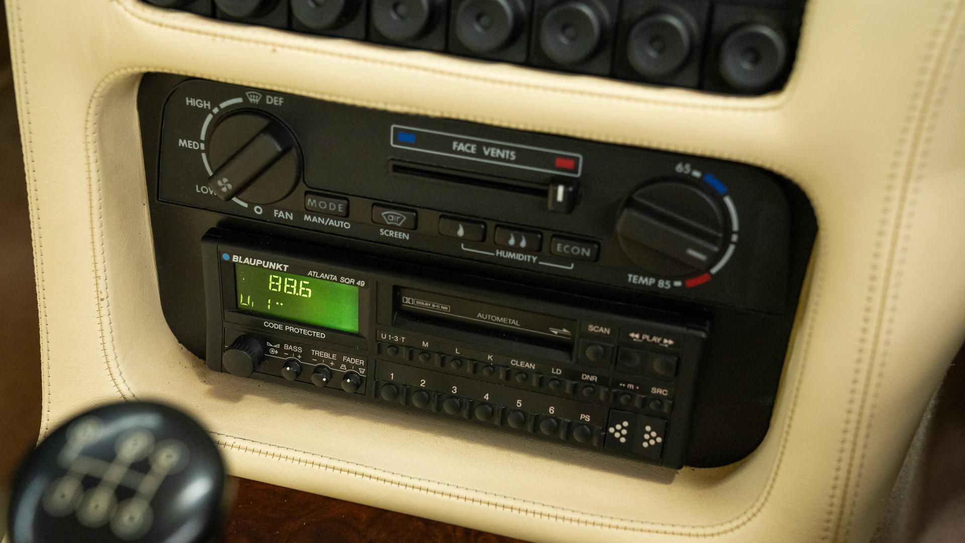 Aston Martin Virage Photo 8e008249-29e1-4a4c-8a67-8ccf341dfee2.jpg