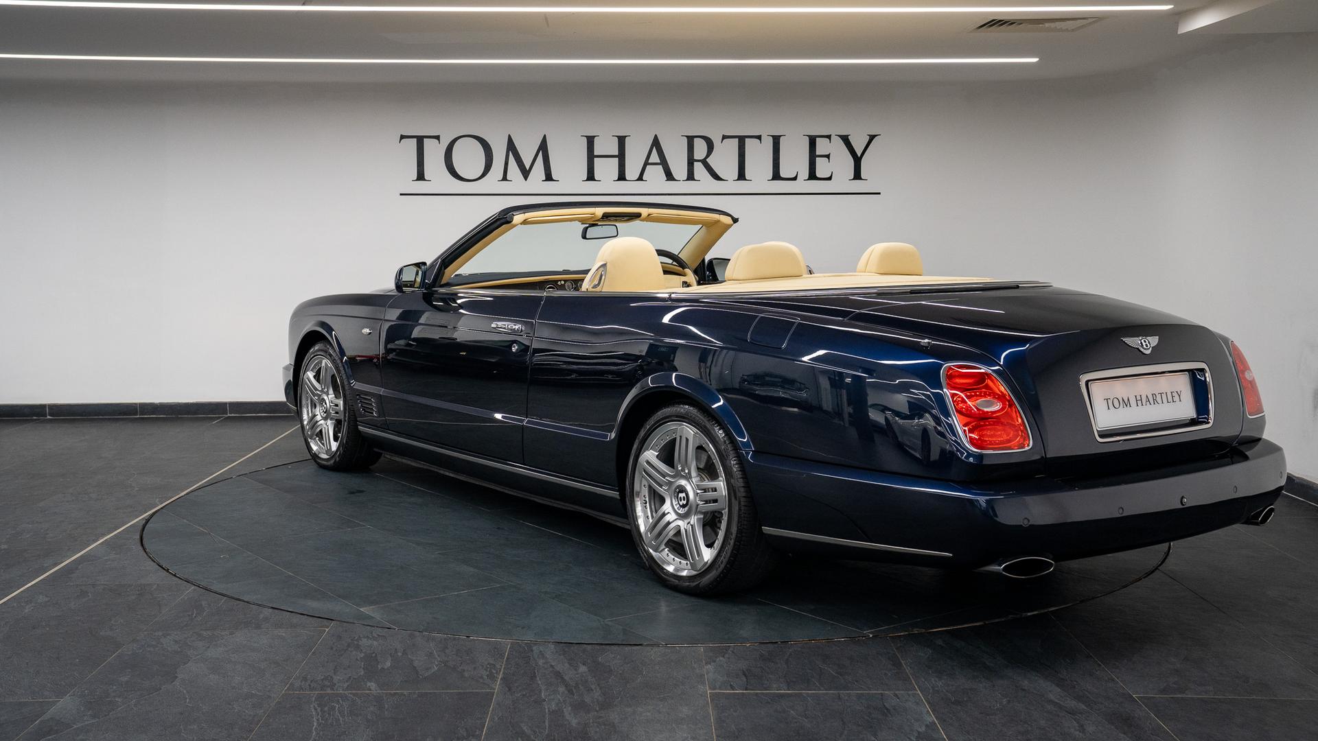 Bentley Azure Photo 8e04c15c-63e3-4e27-b2e6-1304dc4bcc6e.jpg