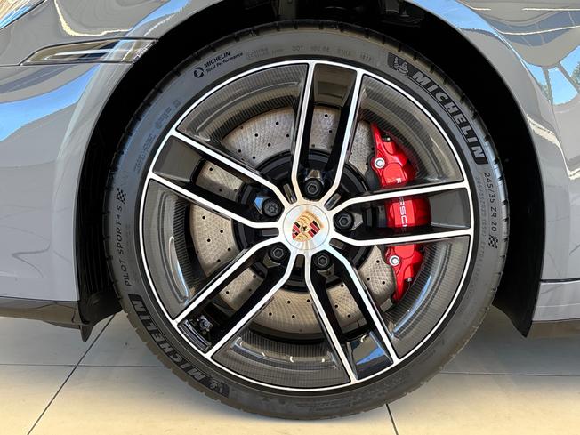 PORSCHE 911 Photo 25