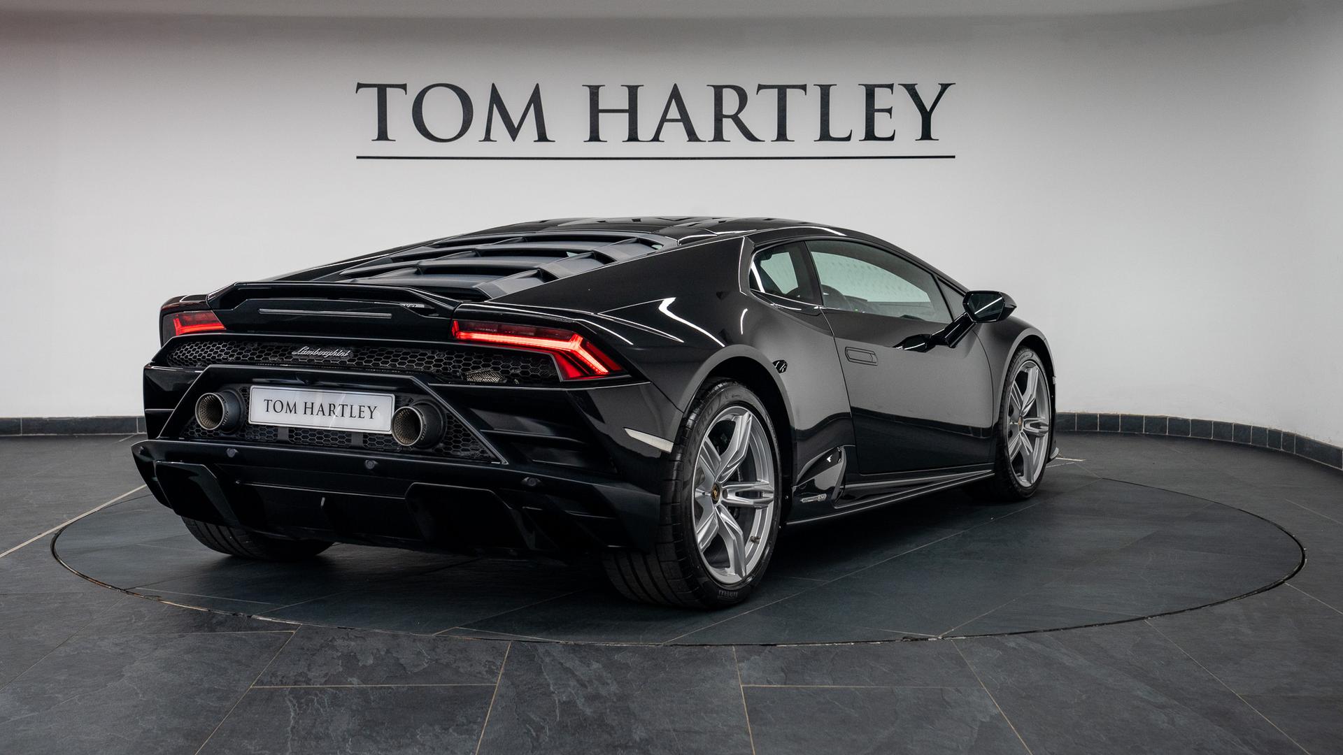 LAMBORGHINI Huracan Photo 8e0a213d-11c4-47fd-ba0b-8ef10976947d.jpg