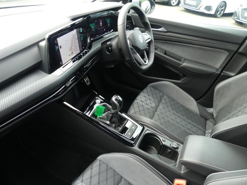 Volkswagen Golf Photo 8e0dd59c-8458-4bcd-ad67-84e7dcdd45e4.jpg