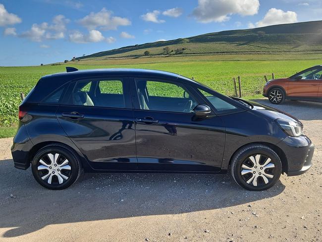 Honda Jazz Photo 8e1506a4-ca6e-4e9b-adcb-a41e27efa9c3.jpg