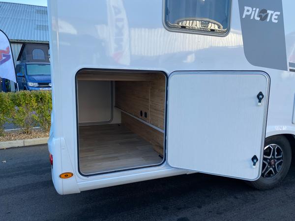 Pilote P740FC Evidence Fiat Ducato 2.2 140Bhp Automatic £78,200