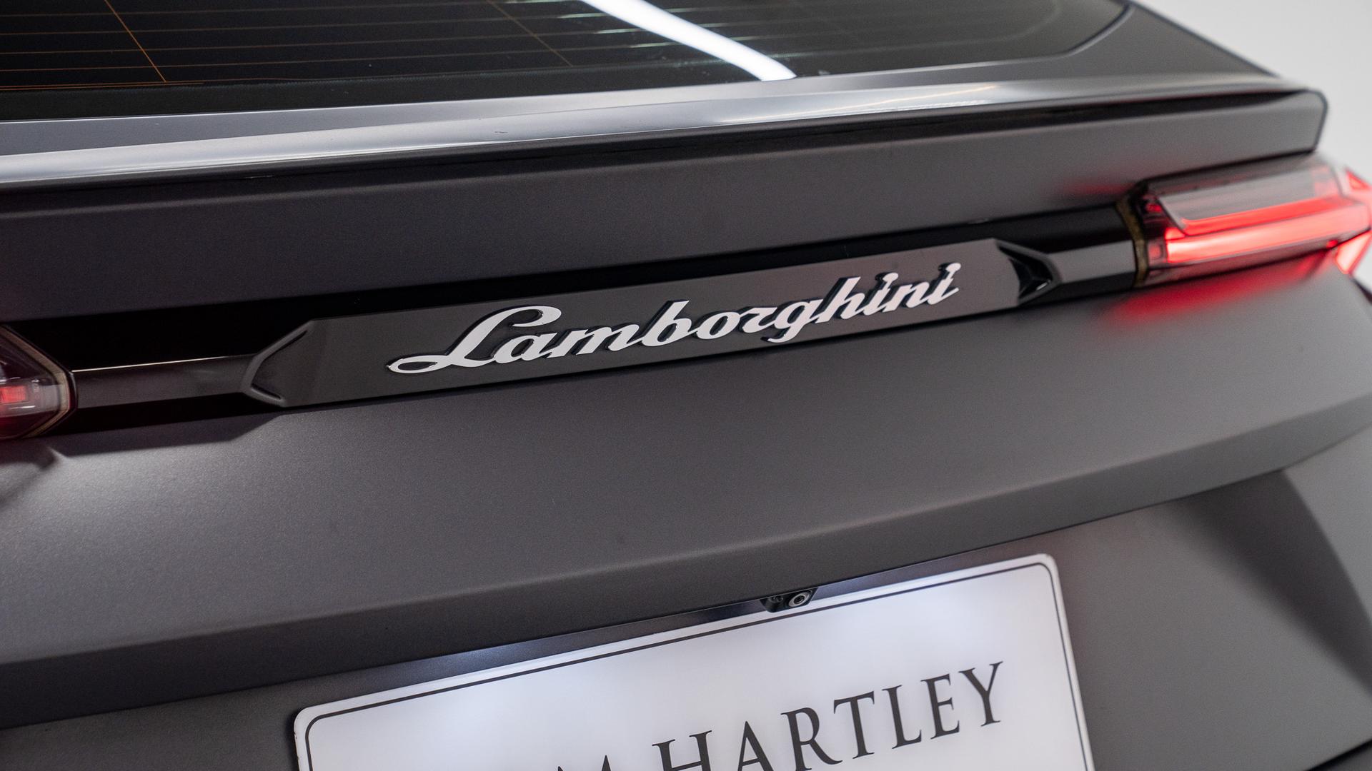 LAMBORGHINI Urus Photo 8e1eab11-755f-43de-ac47-14fdb8feff8c.jpg