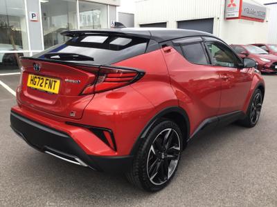 Toyota C-HR Photo 1