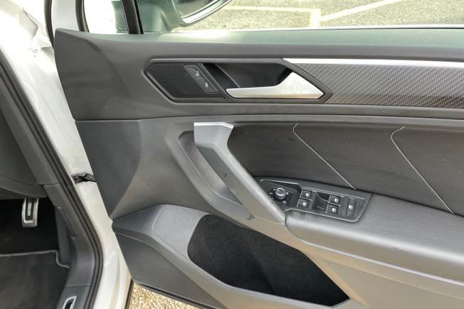 VOLKSWAGEN Tiguan Photo 25