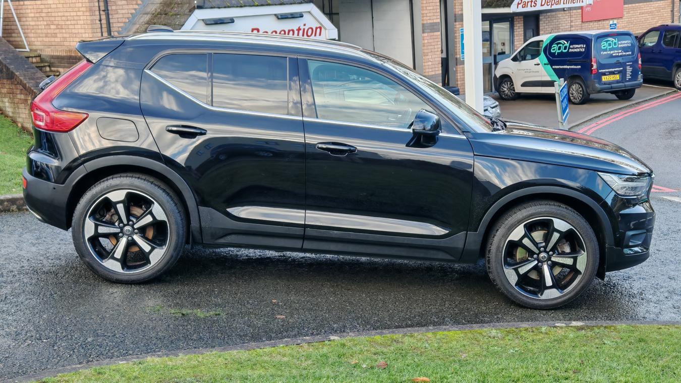 Used Volvo XC40 KX68ULD 2