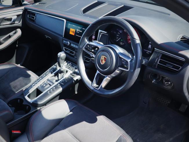 PORSCHE Macan Photo 21