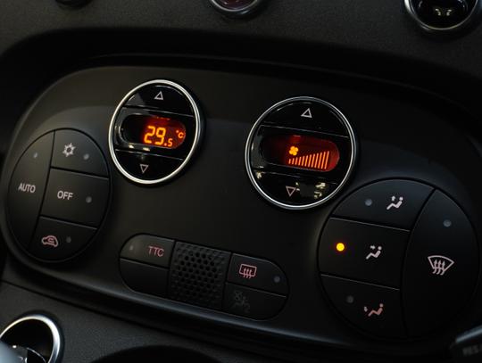 Abarth 595 Photo 8e468d8d-3294-44d1-96c1-68f48869b332.jpg