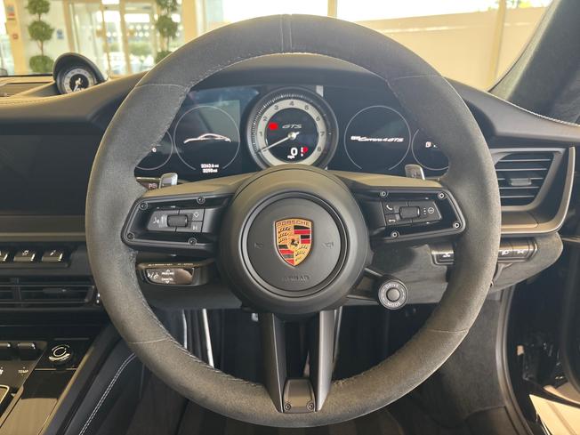 PORSCHE 911 Photo 17