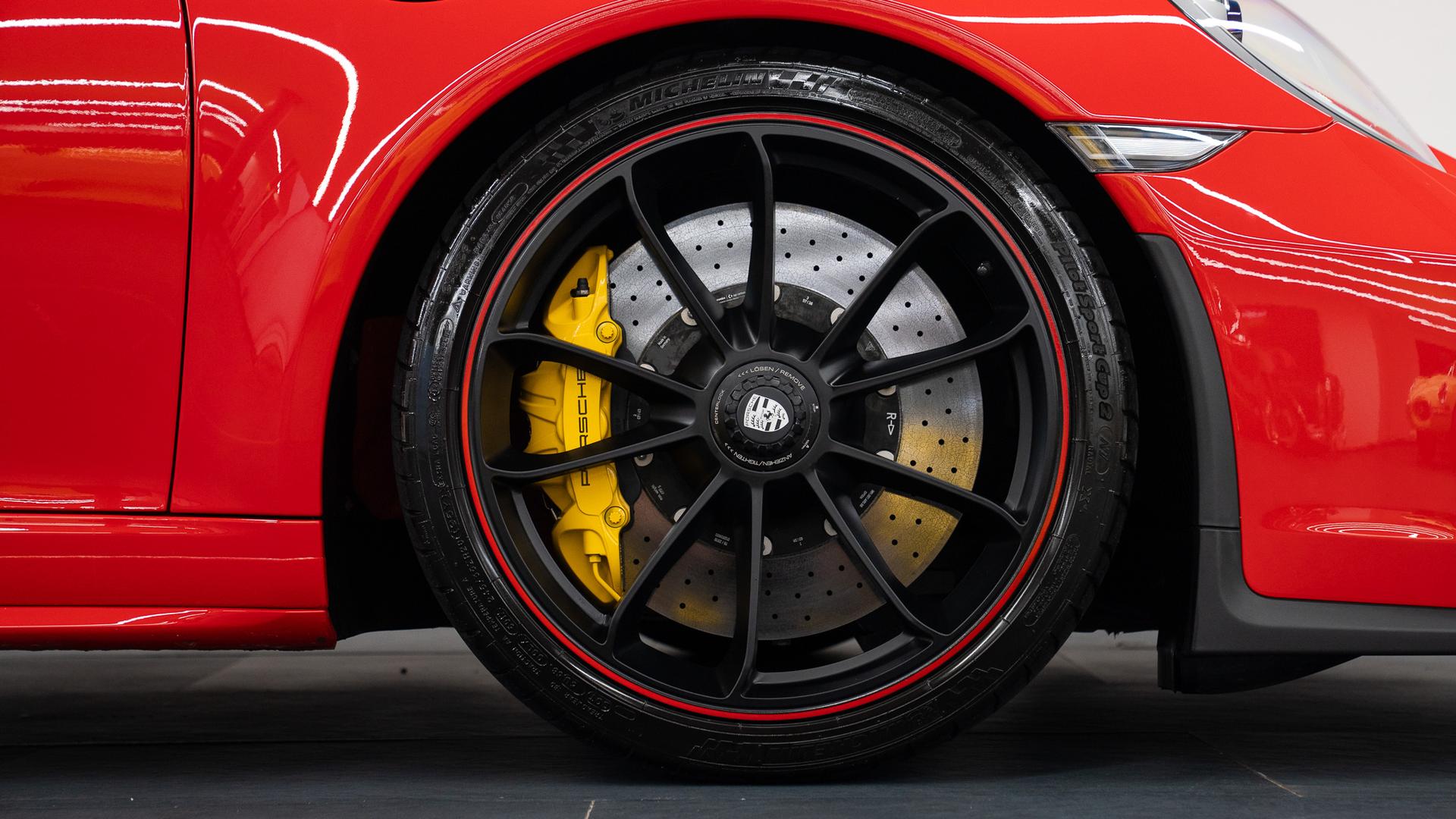 Porsche 911 Photo 8e52c5cb-e879-4f13-a5cd-03519a722dc4.jpg