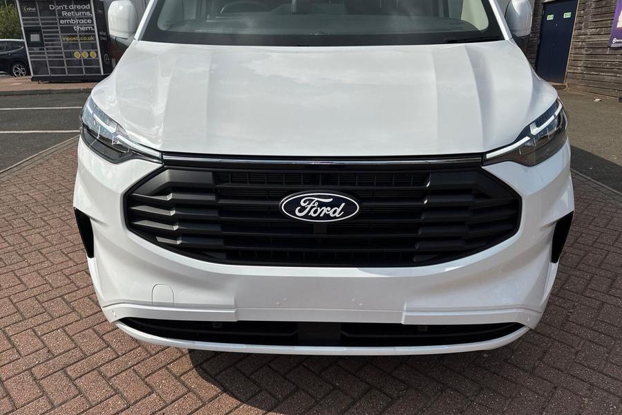 Ford TRANSIT CUSTOM Photo 8e670a77-ef77-4a3d-b5cd-c5986449f5c2.jpg